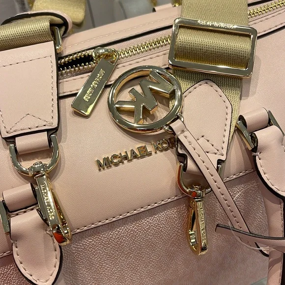 Michael Kors med Duffle Satchel Crossbody Bag Travel
Light Powder Blush 
NWT - Picture 2 of 16